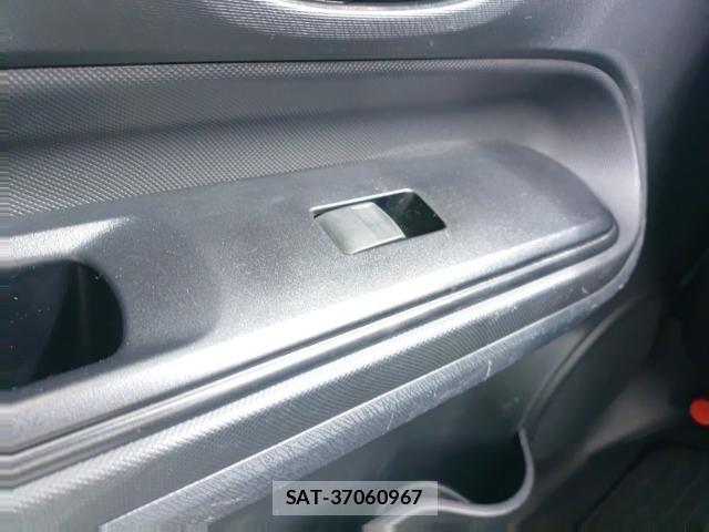 Toyota AQUA 2018-09 8647566-12