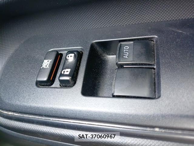 Toyota AQUA 2018-09 8647566-13