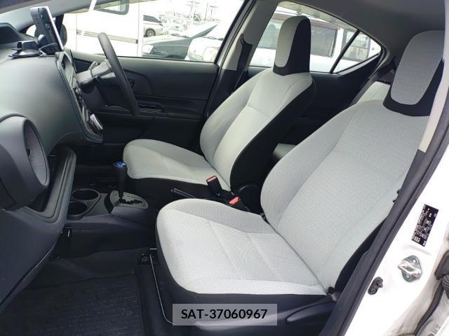 Toyota AQUA 2018-09 8647566-15