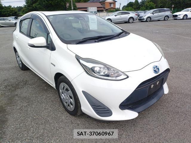 Toyota AQUA 2018-09 8647566-3