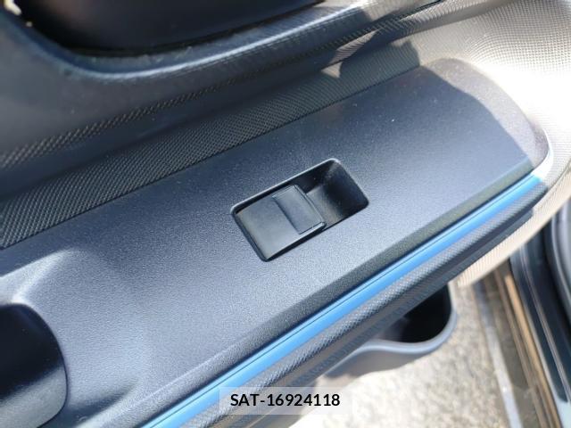Toyota AQUA 2014-08 8647571-12