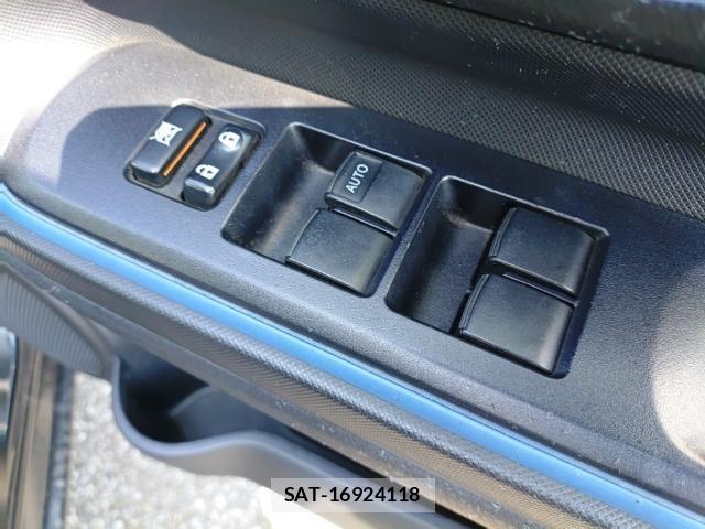 Toyota AQUA 2014-08 8647571-13