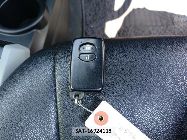 Toyota AQUA 2014-08 8647571-14