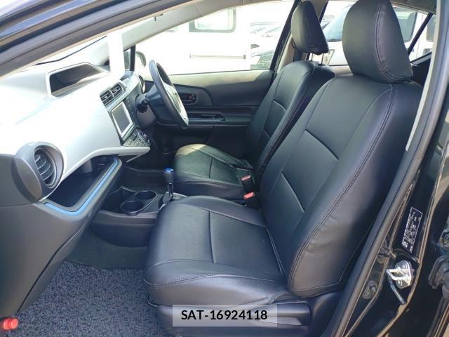 Toyota AQUA 2014-08 8647571-15