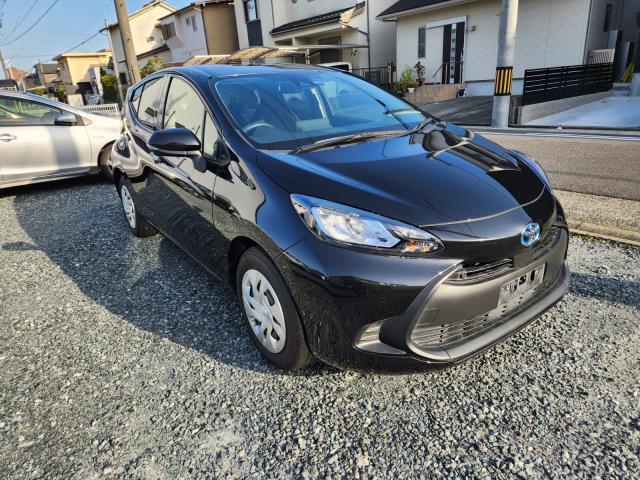 Toyota AQUA 2022-03 8647633-0