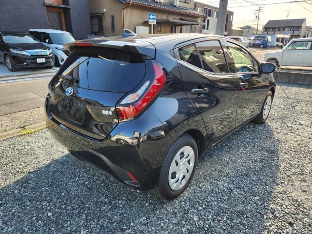 Toyota AQUA 2022-03 8647633-13