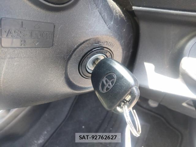 Toyota AQUA 2018-05 8647663-14