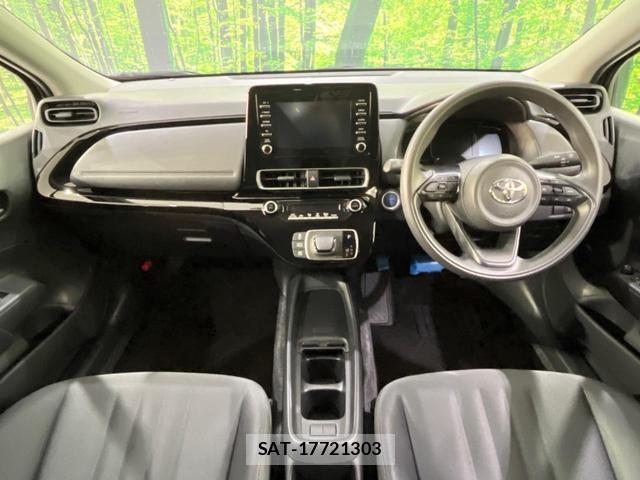 Toyota AQUA 2022-03 8647673-1