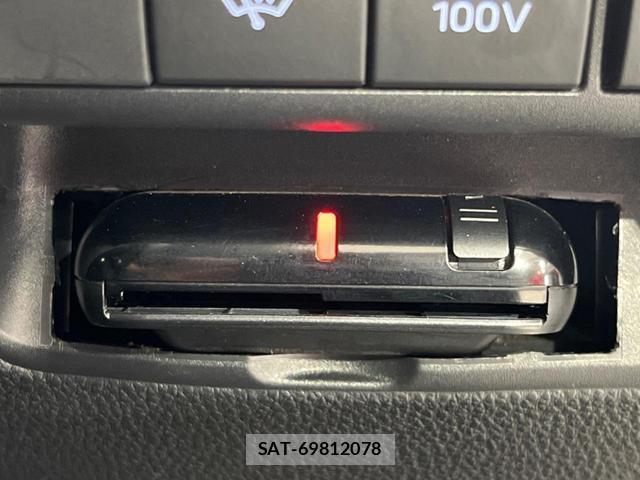 Toyota AQUA 2022-09 8647682-6