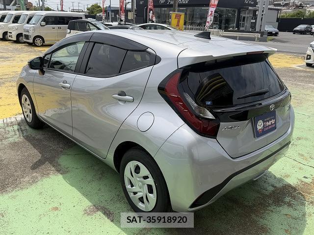 Toyota AQUA 2025-12 8647734-3