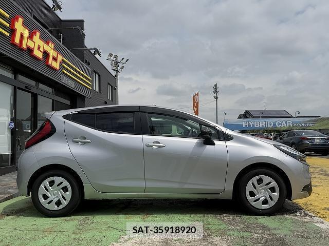 Toyota AQUA 2025-12 8647734-6