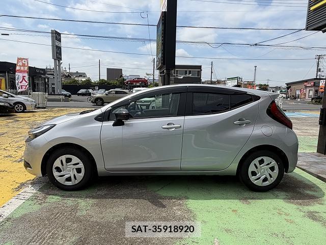 Toyota AQUA 2025-12 8647734-7