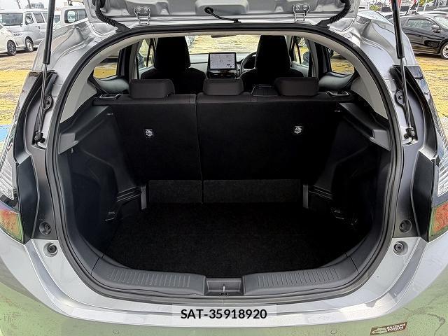 Toyota AQUA 2025-12 8647734-8