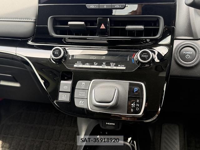 Toyota AQUA 2025-12 8647734-9