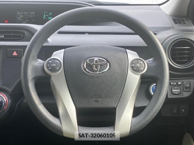 Toyota AQUA 2012-03 8647909-10