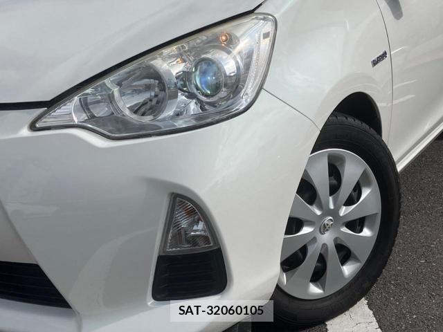 Toyota AQUA 2012-03 8647909-11