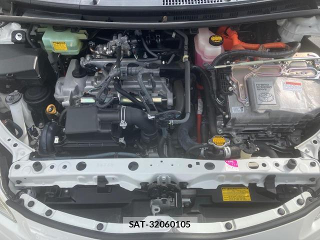 Toyota AQUA 2012-03 8647909-17
