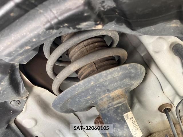 Toyota AQUA 2012-03 8647909-19