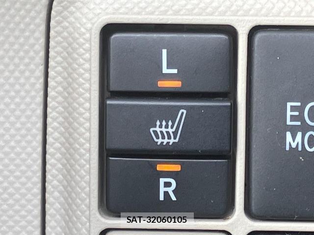 Toyota AQUA 2012-03 8647909-5