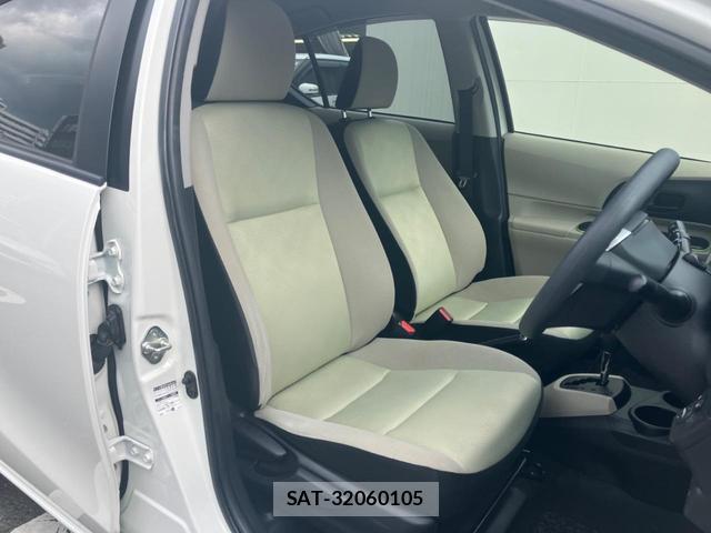 Toyota AQUA 2012-03 8647909-7