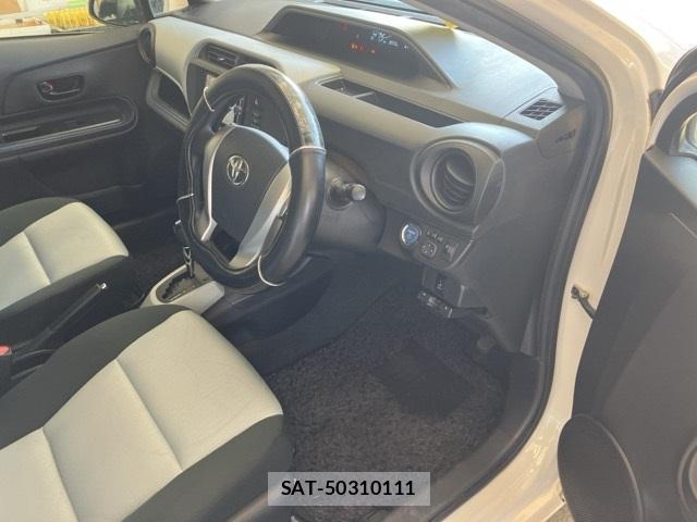 Toyota AQUA 2014-09 8648020-3