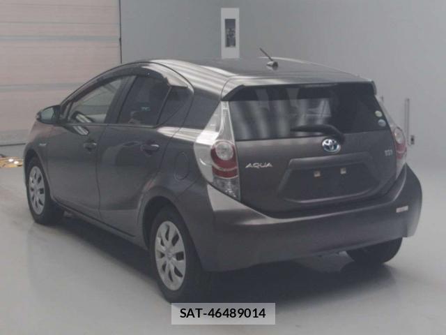 Toyota AQUA 2012-09 8648097-1