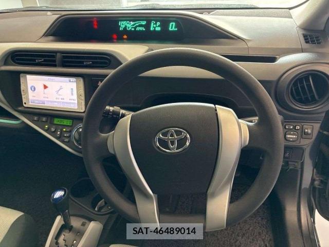 Toyota AQUA 2012-09 8648097-2