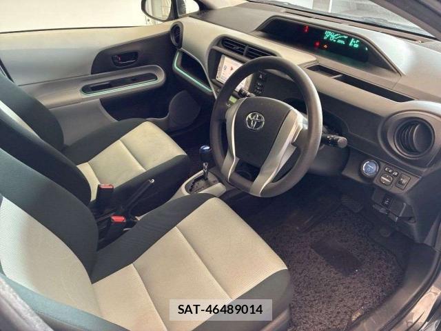Toyota AQUA 2012-09 8648097-3