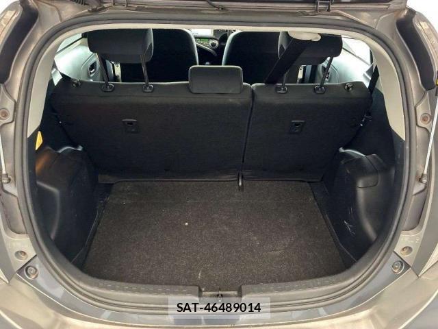 Toyota AQUA 2012-09 8648097-5