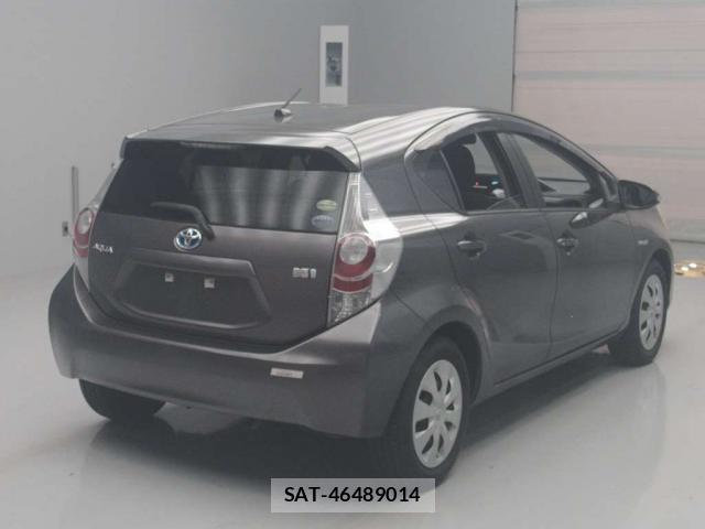 Toyota AQUA 2012-09 8648097-8