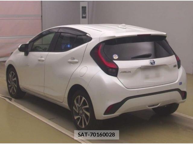 Toyota AQUA 2021-10 8648242-3