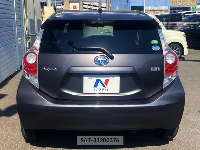 Toyota AQUA 2013-09 8648244-15