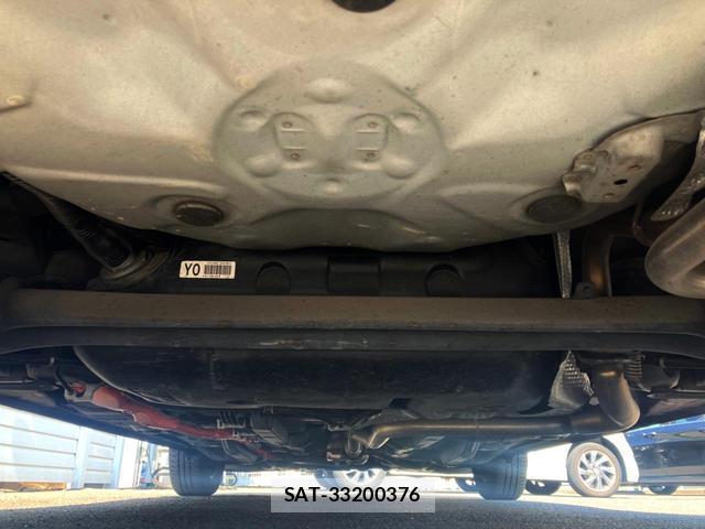 Toyota AQUA 2013-09 8648244-18