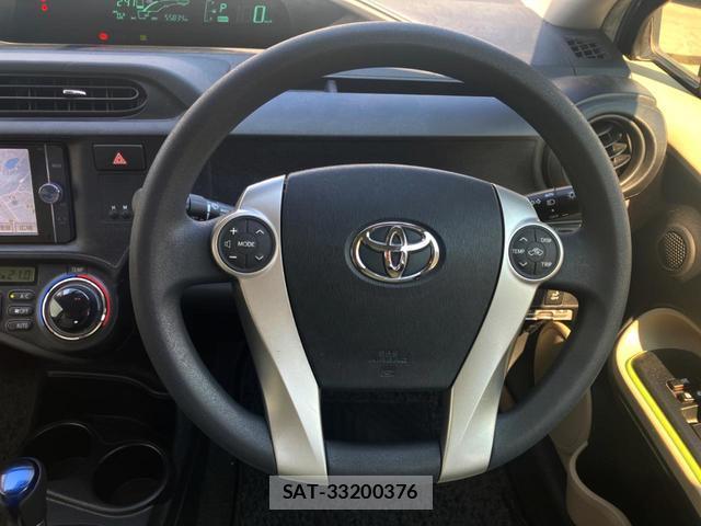 Toyota AQUA 2013-09 8648244-8