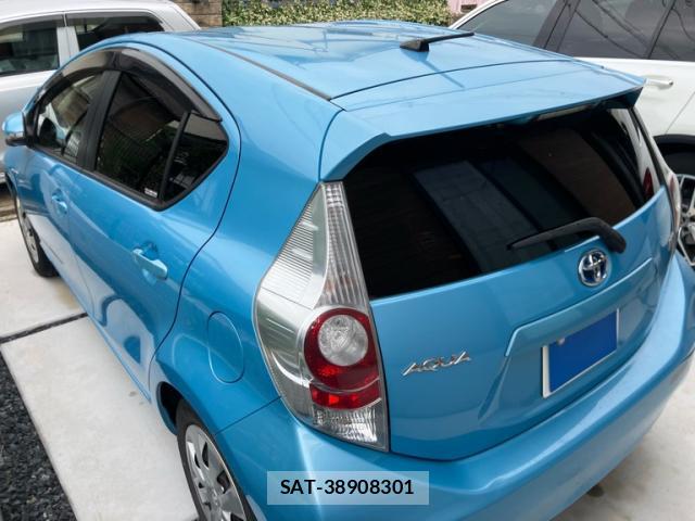 Toyota AQUA 2013-08 8648470-13