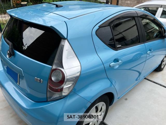 Toyota AQUA 2013-08 8648470-2