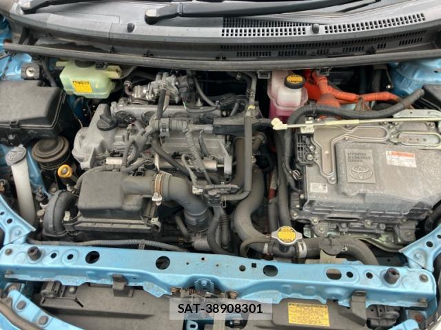 Toyota AQUA 2013-08 8648470-3