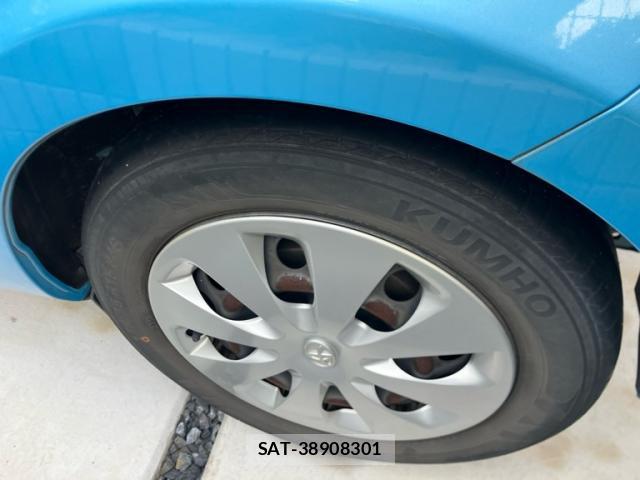 Toyota AQUA 2013-08 8648470-6