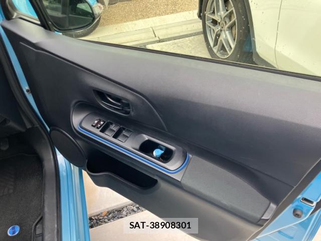 Toyota AQUA 2013-08 8648470-9