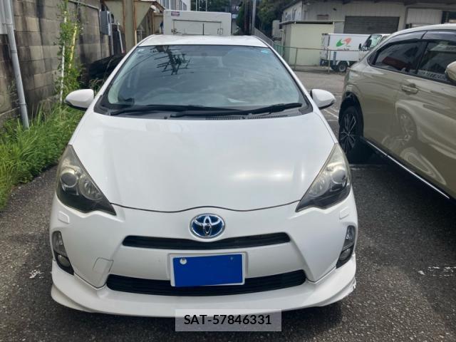 Toyota AQUA 2013-09 8648521-0