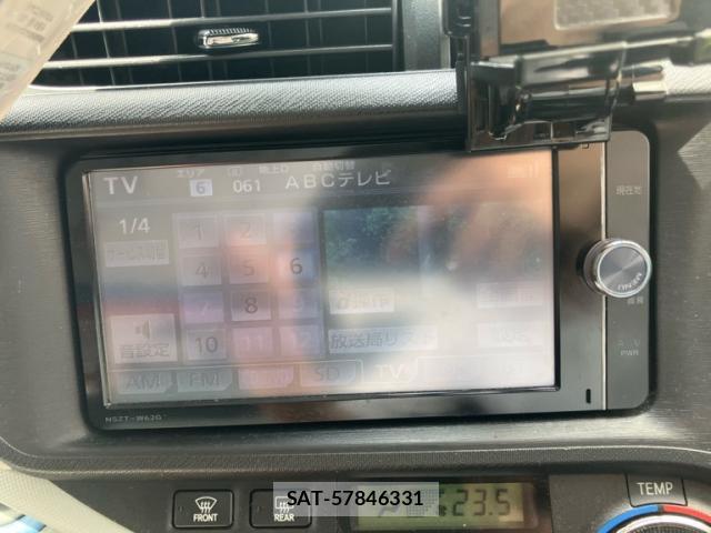 Toyota AQUA 2013-09 8648521-16