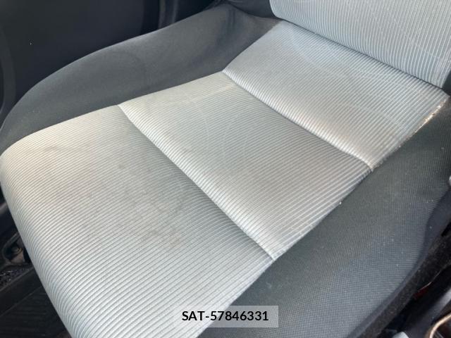 Toyota AQUA 2013-09 8648521-18