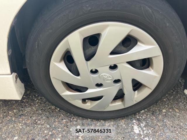 Toyota AQUA 2013-09 8648521-4
