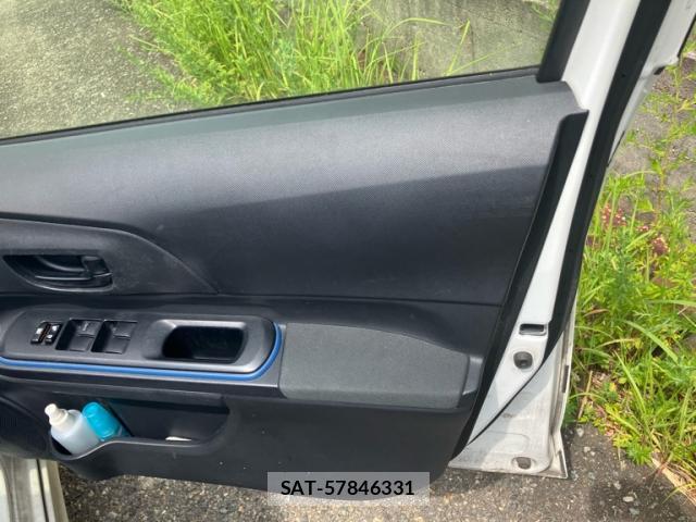 Toyota AQUA 2013-09 8648521-7