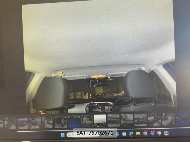 Toyota AQUA 2014-09 8648526-11