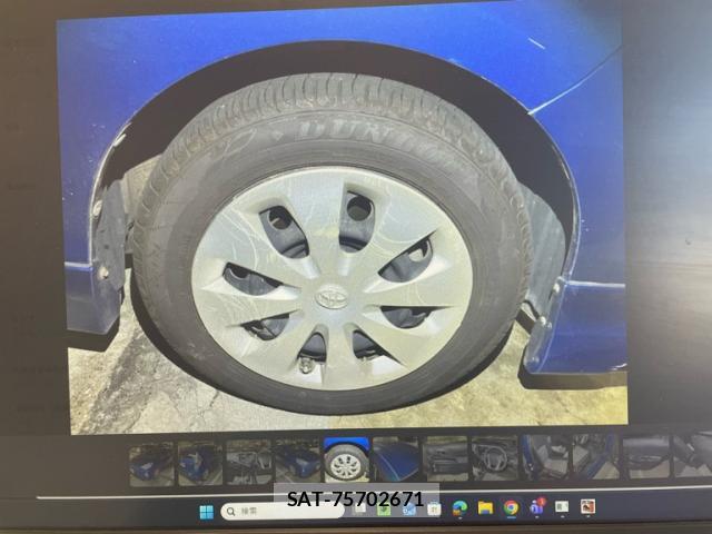 Toyota AQUA 2014-09 8648526-12