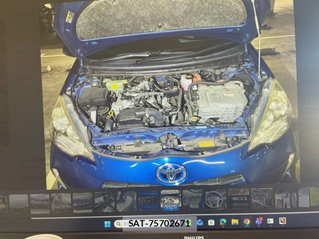 Toyota AQUA 2014-09 8648526-15