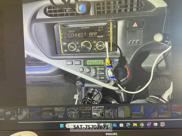 Toyota AQUA 2014-09 8648526-19