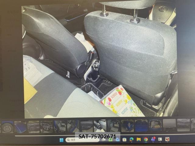 Toyota AQUA 2014-09 8648526-8