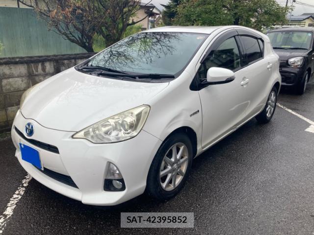 Toyota AQUA 2012-11 8648543-1